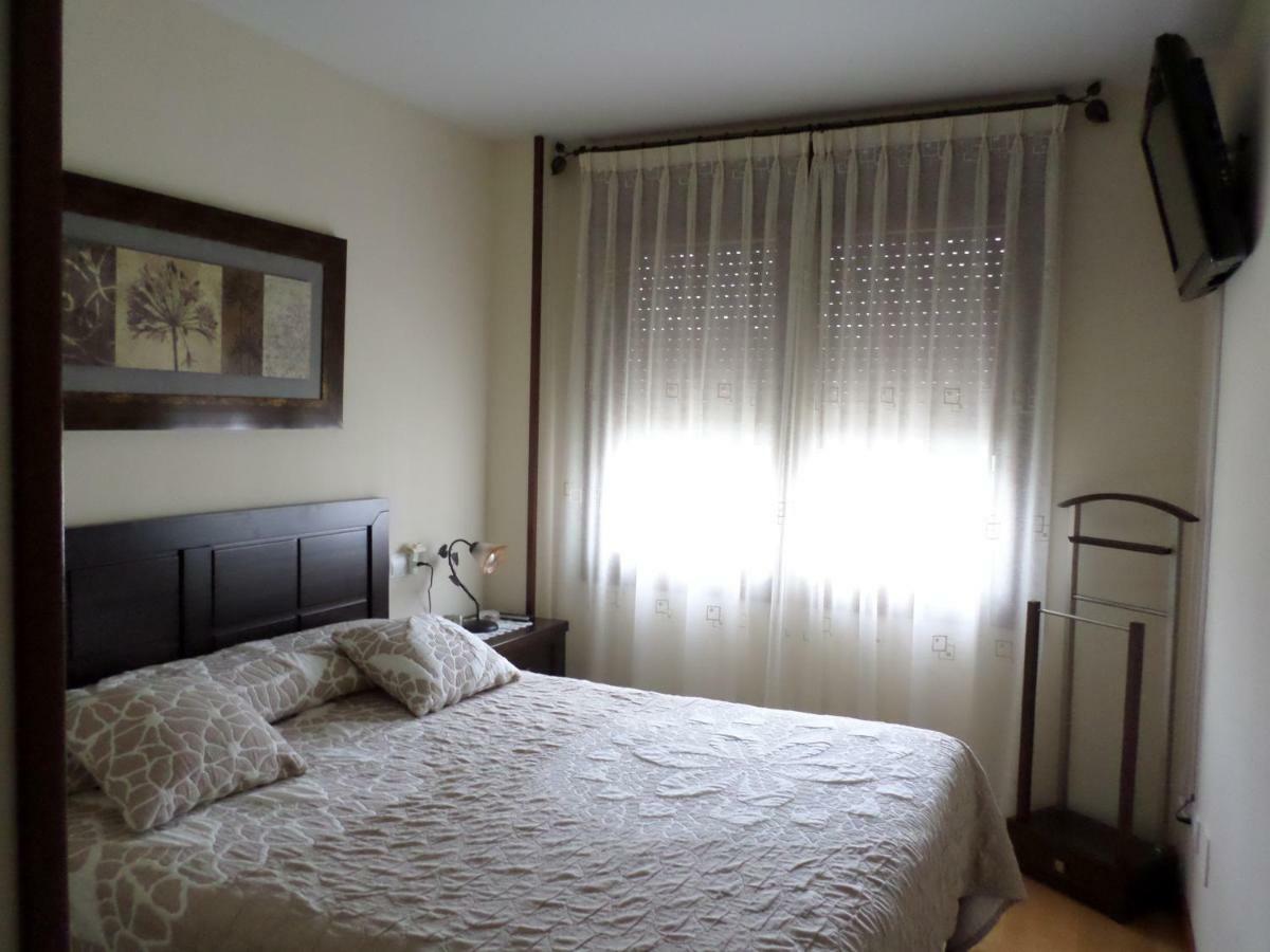 דירות Onís Apartamento Jardines Del Sella מראה חיצוני תמונה