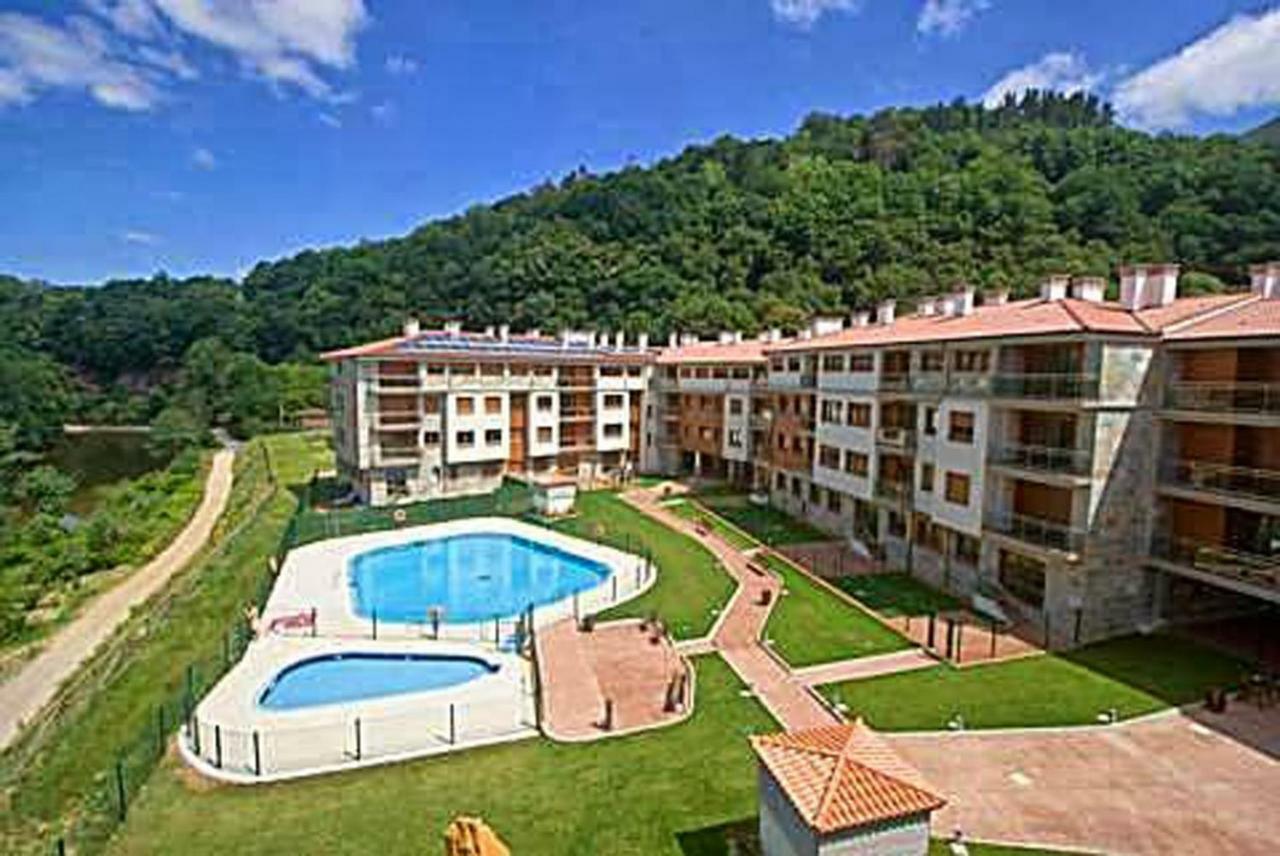 דירות Onís Apartamento Jardines Del Sella מראה חיצוני תמונה